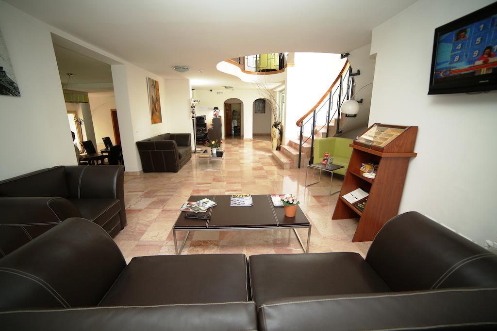 De Paris 4* Tirana